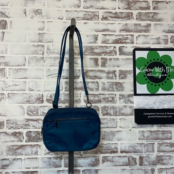 Travelon Blue Crossbody Bag - Picture 1 of 5